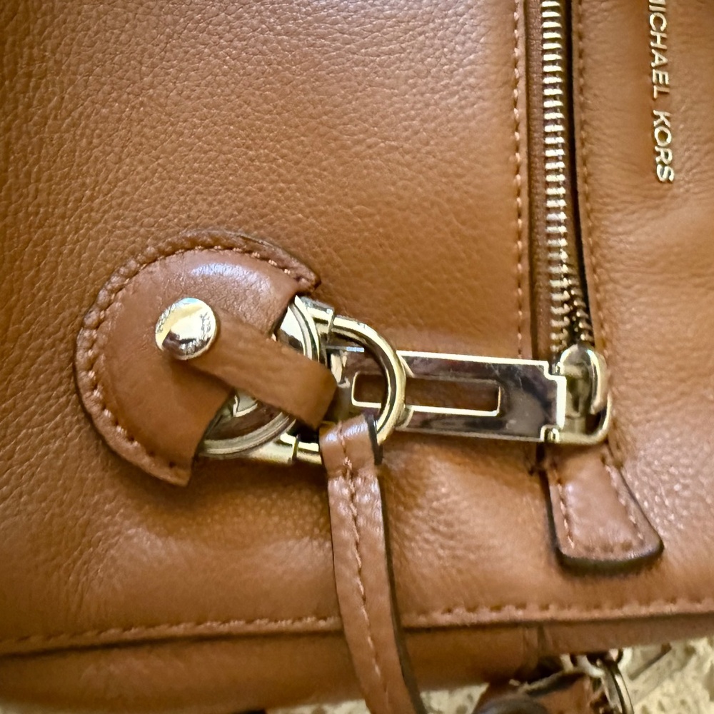 MICHAEL KORS BROWN CROSSBODY - Picture 4 of 9